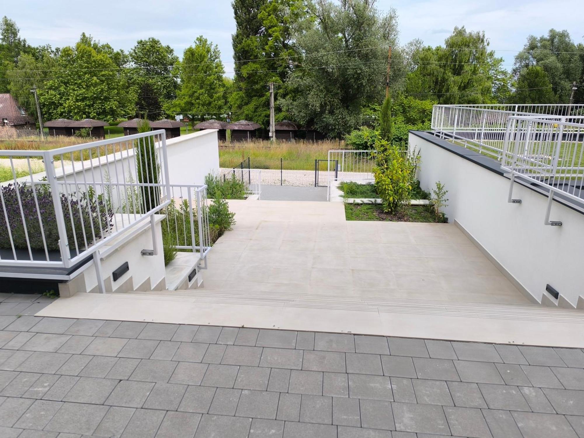 Helikon Terrace Susanne Apartment Keszthely Eksteriør billede